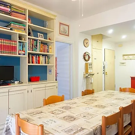 Re Lear - 4 Bedrooms 3*